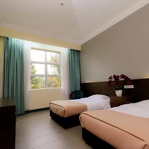 Super Oyo Capital O 90146 Alh Continental Resort